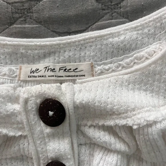 White Long Sleeve Buttoned Top - Picture 2 of 3